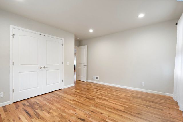 78 Whitten, Richland, WA 99354