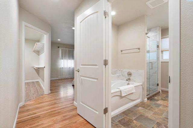 78 Whitten, Richland, WA 99354