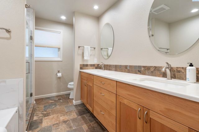 78 Whitten, Richland, WA 99354