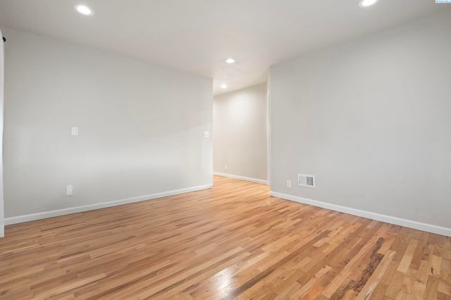 78 Whitten, Richland, WA 99354