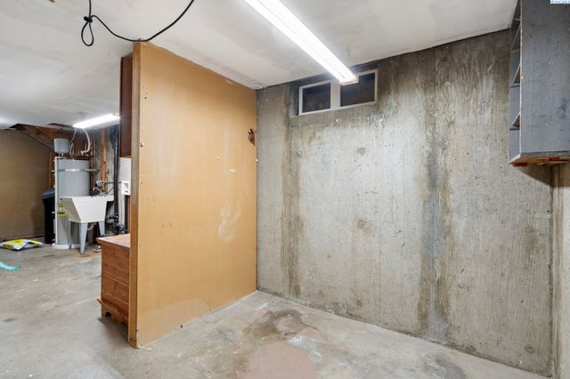 78 Whitten, Richland, WA 99354