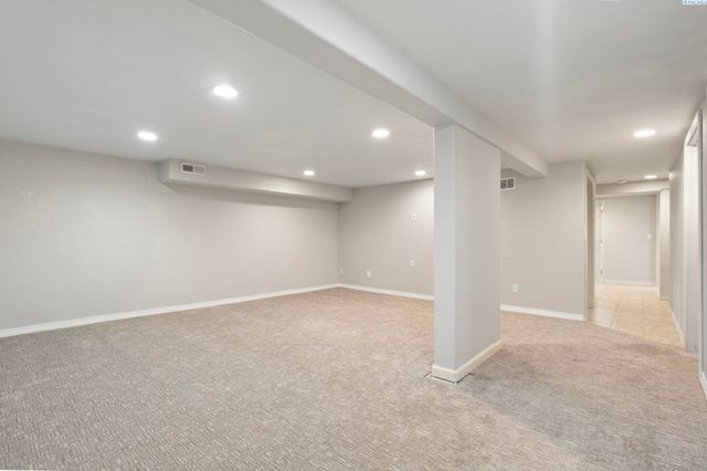 78 Whitten, Richland, WA 99354