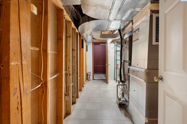 78 Whitten, Richland, WA 99354