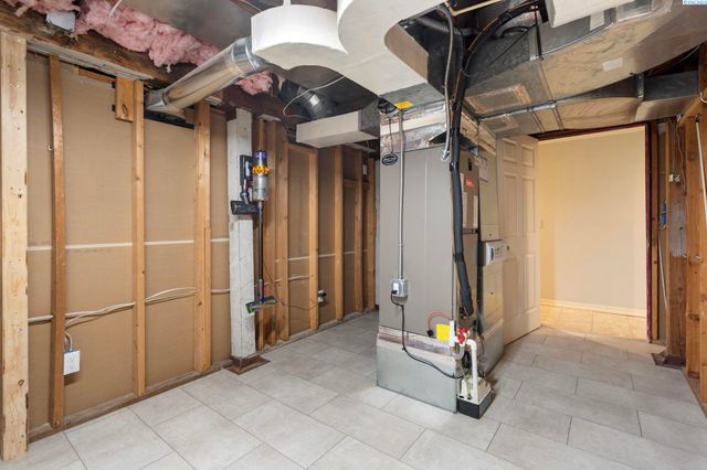 78 Whitten, Richland, WA 99354