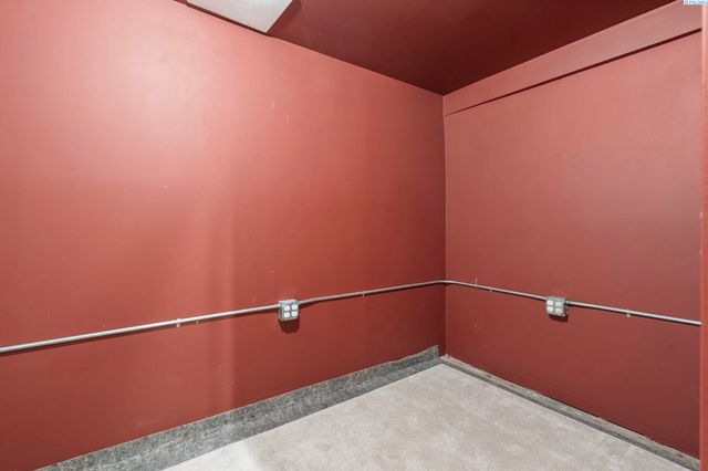 78 Whitten, Richland, WA 99354