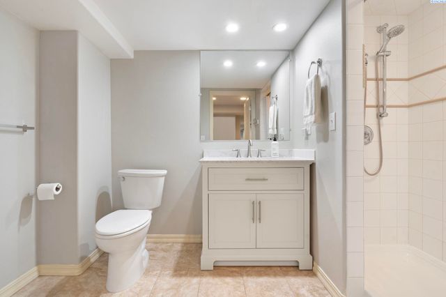 78 Whitten, Richland, WA 99354