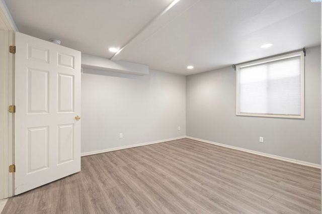 78 Whitten, Richland, WA 99354