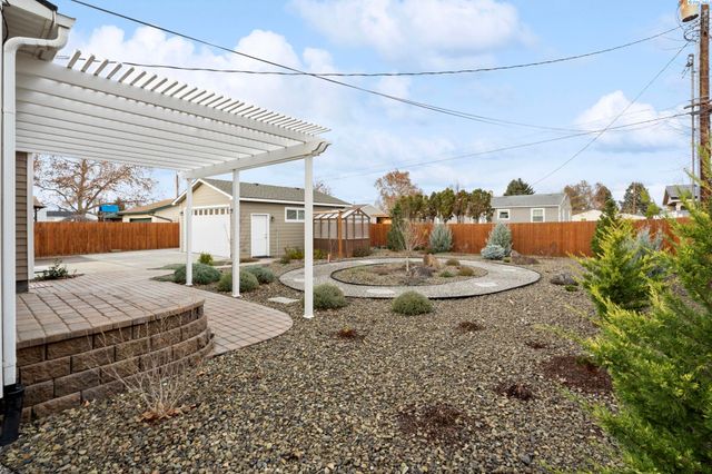 78 Whitten, Richland, WA 99354