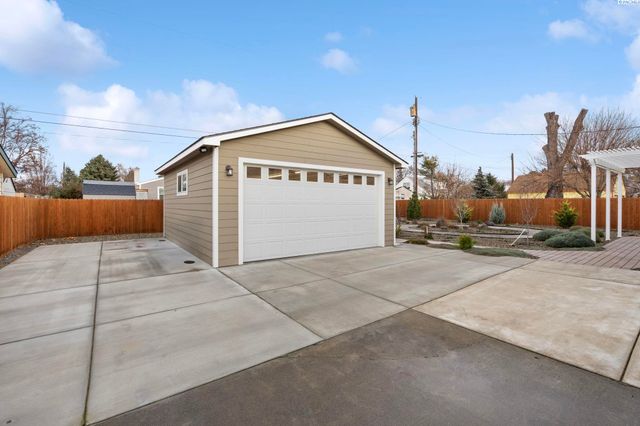 78 Whitten, Richland, WA 99354