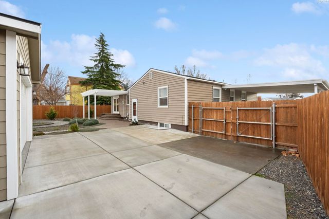 78 Whitten, Richland, WA 99354