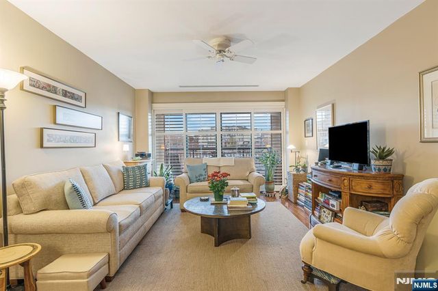 1 Orient Way 311, Rutherford, NJ 07070