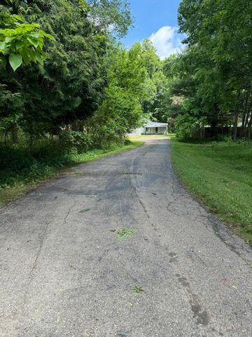 3406 W Shore Drive, Battle Creek, MI 49017