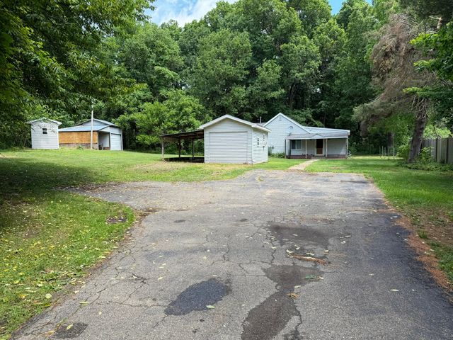 3406 W Shore Drive, Battle Creek, MI 49017