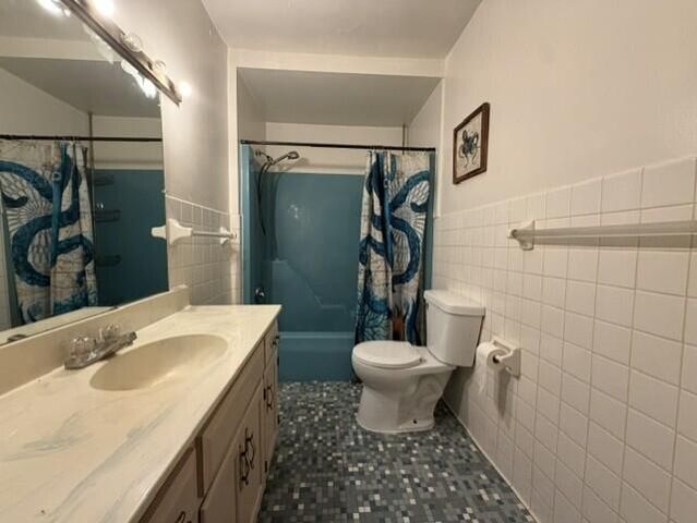 3406 W Shore Drive, Battle Creek, MI 49017