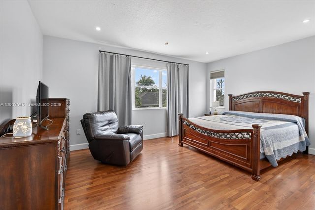 19010 NW 23rd Ct, Pembroke Pines, FL 33029