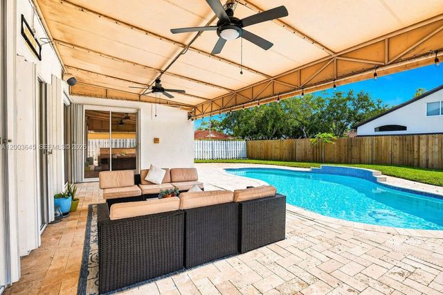 19010 NW 23rd Ct, Pembroke Pines, FL 33029