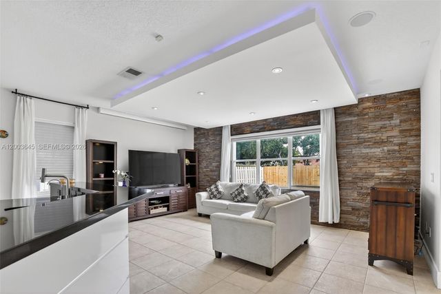 19010 NW 23rd Ct, Pembroke Pines, FL 33029