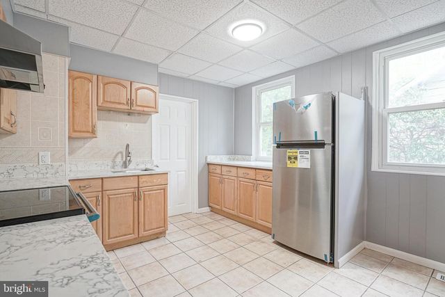 719 BURLINGTON AVE, Delanco, NJ 08075