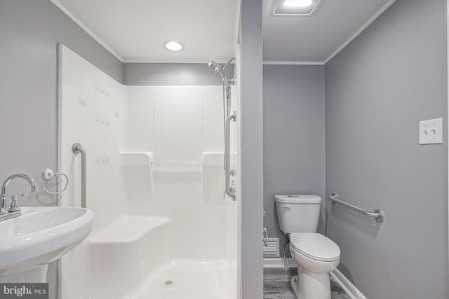 719 BURLINGTON AVE, Delanco, NJ 08075