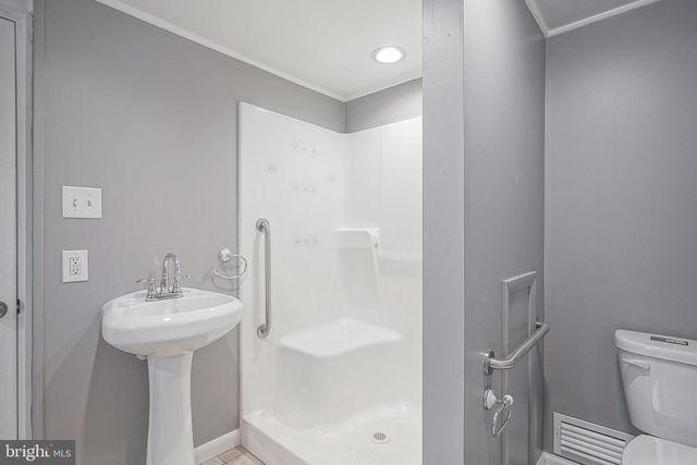 719 BURLINGTON AVE, Delanco, NJ 08075