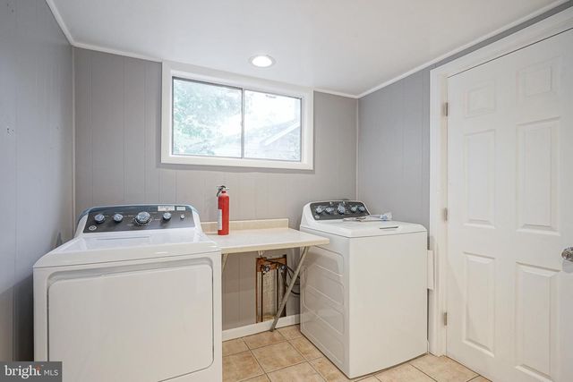 719 BURLINGTON AVE, Delanco, NJ 08075