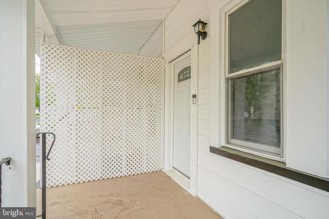 719 BURLINGTON AVE, Delanco, NJ 08075