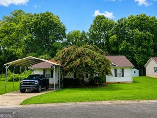 127 Woodridge Circle, Lagrange, GA 30241