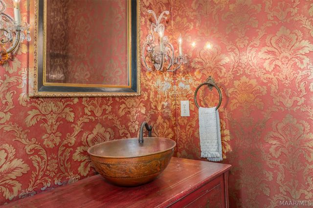 7806 Lakeridge Drive, Montgomery, AL 36117