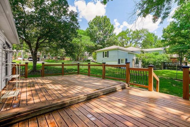 10200 Outlook Drive, Overland Park, KS 66207