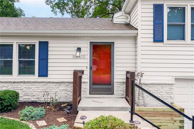 10200 Outlook Drive, Overland Park, KS 66207
