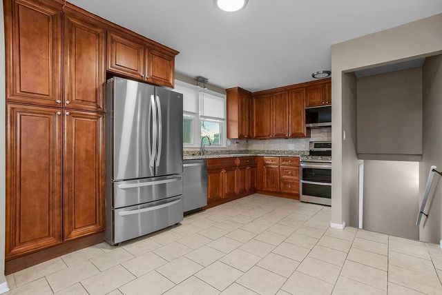 10200 Outlook Drive, Overland Park, KS 66207