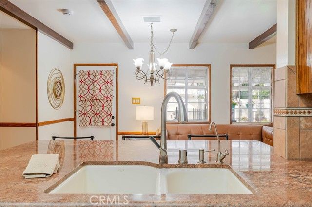 835 N Lincoln Street, Burbank, CA 91506