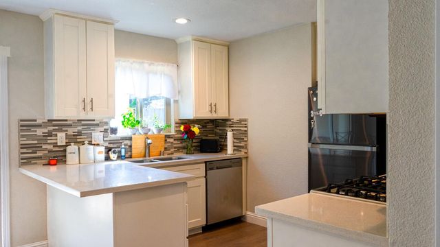2825 Normington Dr, Sacramento, CA 95833