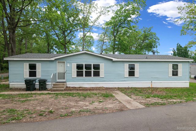 16 Canary Hill Drive, Orion Charter Township, MI 48359