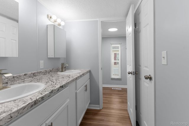 16 Canary Hill Drive, Orion Charter Township, MI 48359
