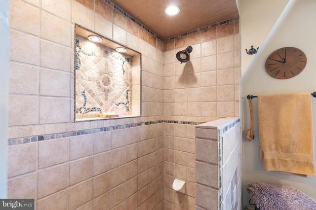 339 MAPLE AVE, Harleysville, PA 19438