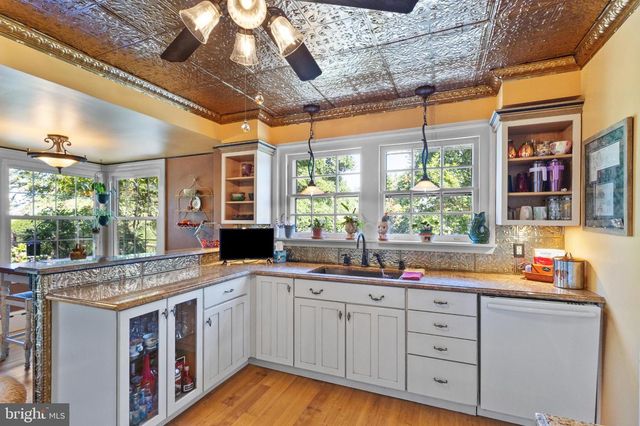 339 MAPLE AVE, Harleysville, PA 19438