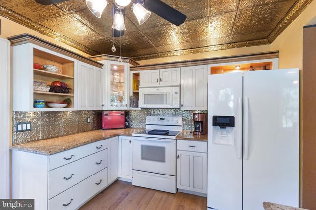 339 MAPLE AVE, Harleysville, PA 19438