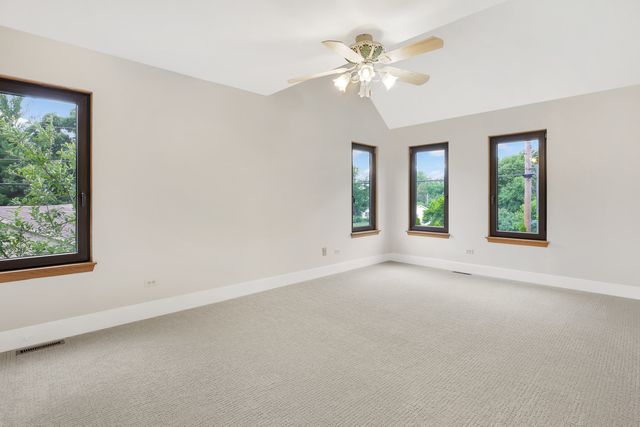 307 Blackstone Avenue, Willow Springs, IL 60480