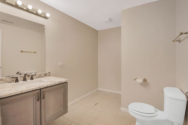 307 Blackstone Avenue, Willow Springs, IL 60480