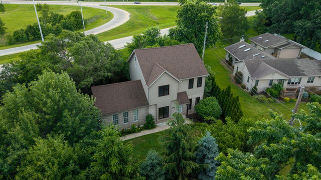 307 Blackstone Avenue, Willow Springs, IL 60480