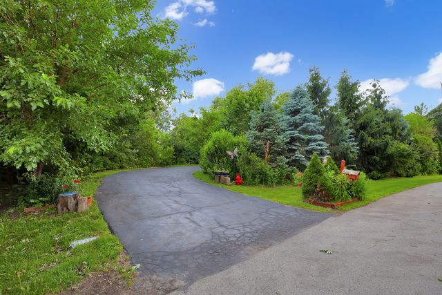 307 Blackstone Avenue, Willow Springs, IL 60480