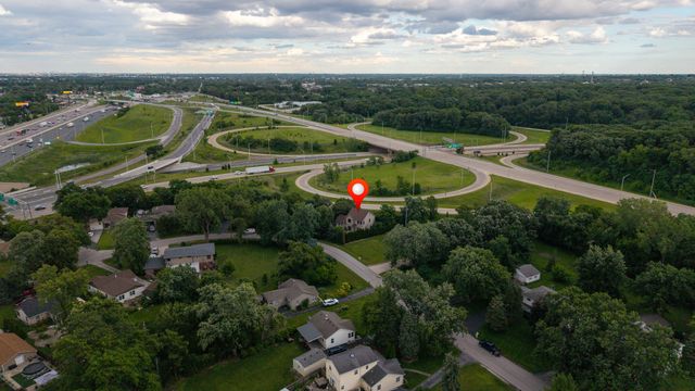 307 Blackstone Avenue, Willow Springs, IL 60480