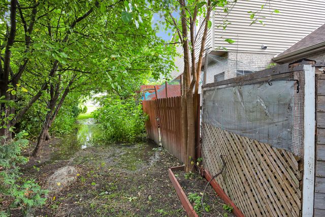 307 Blackstone Avenue, Willow Springs, IL 60480
