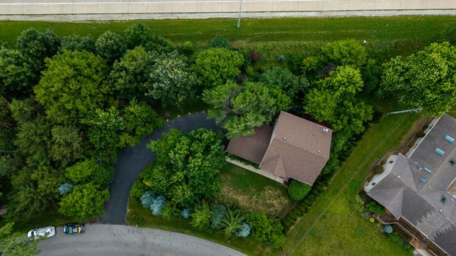 307 Blackstone Avenue, Willow Springs, IL 60480