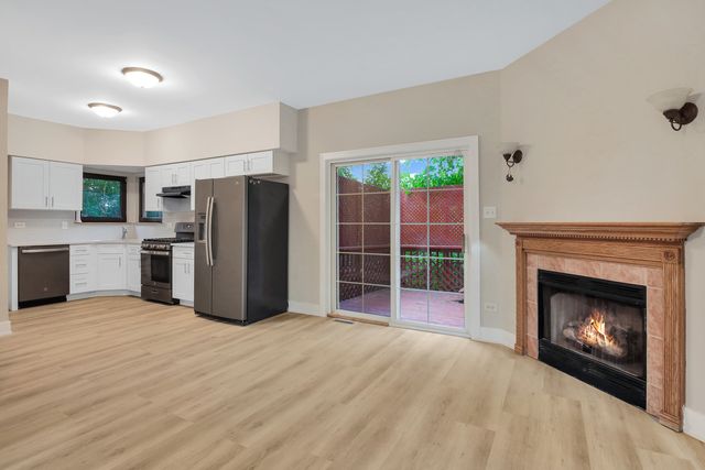 307 Blackstone Avenue, Willow Springs, IL 60480