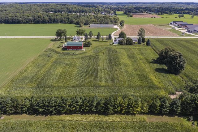 7033 County Highway M, West Bend, WI 53090
