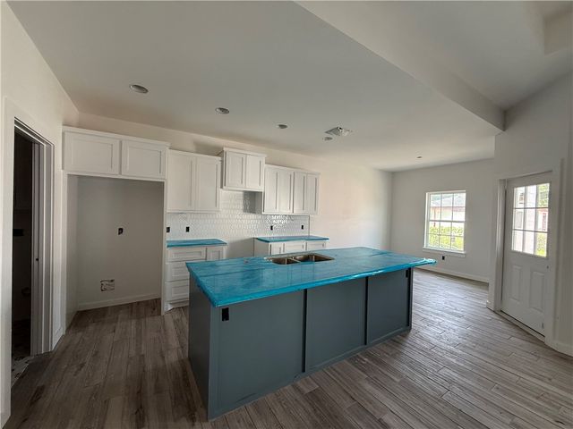 2925 Rogers St, Corpus Christi, TX 78405
