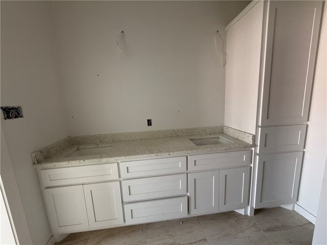 2925 Rogers St, Corpus Christi, TX 78405