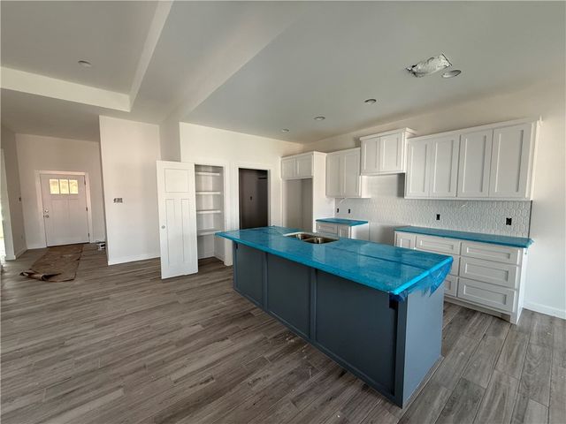 2925 Rogers St, Corpus Christi, TX 78405